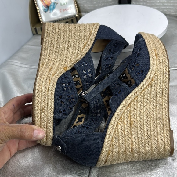 (S7) Michael Kors Damita Floral Embroidered Denim Wedge Sandals, Size 8 M - Picture 10 of 11